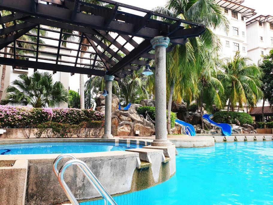 Mahkota Pool View Apartment Near A'Famosa & Jonker Malacca Bagian luar foto