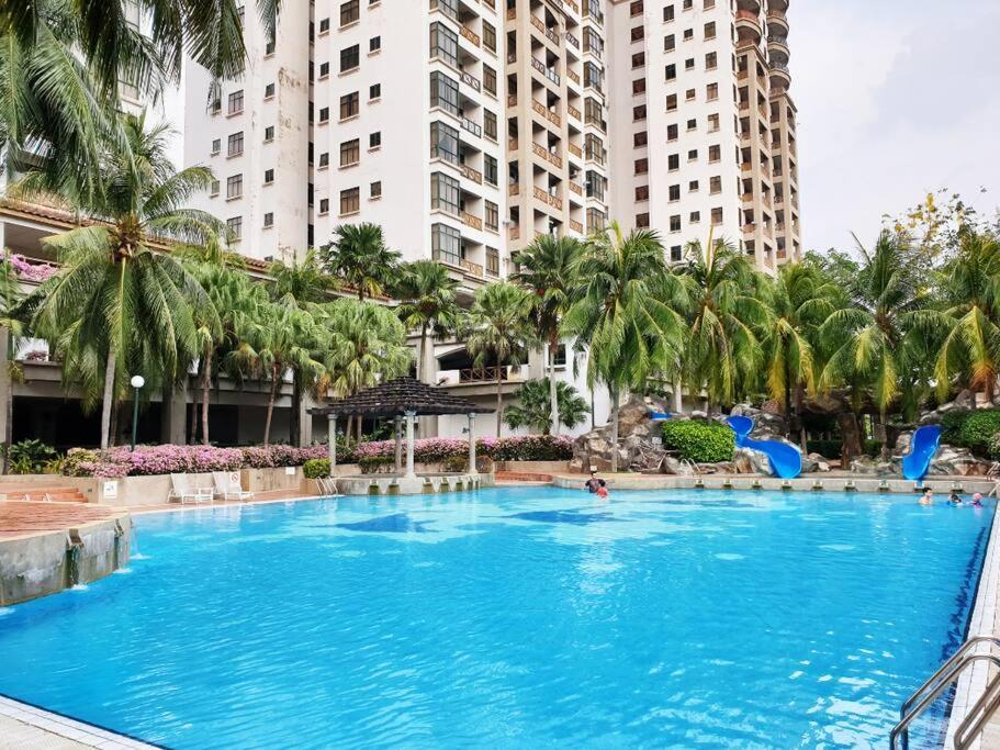 Mahkota Pool View Apartment Near A'Famosa & Jonker Malacca Bagian luar foto